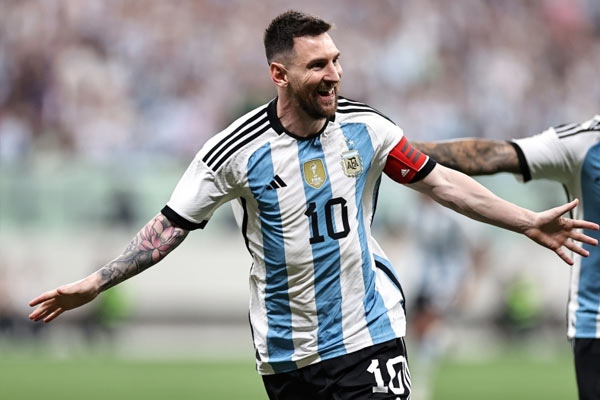 阿根廷2-0澳大利亚，梅西81秒闪电破门创历史记录